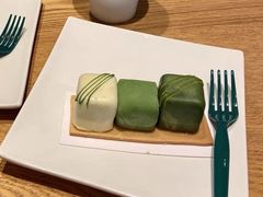 春•茶三现蛋糕-星巴克(嘉兴平湖吾悦广场店)
