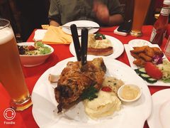 德式烤猪肘配酸菜土豆泥-申德勒加油站西餐厅(日坛路总店)
