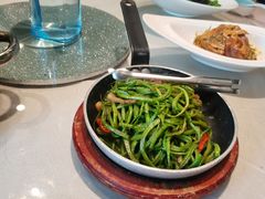 -海派美食·家宴海鲜青岛菜·石锅鲽鱼头(东方城店)