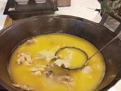 -鲜入围煮花胶鸡海鲜火锅