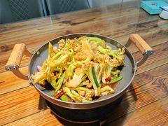 -新天明砂锅鱼头煲