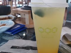 -桥香园过桥米线(国贸店)