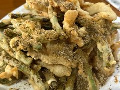 炸蘑菇拼炸芸豆-三居鲁味坊黄焖鸡(山大路店)