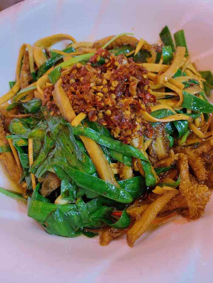 热卤刘(三王街店)-"这家店铺是在逛街的时候看见的,店内人员很.