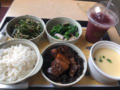 -老娘舅餐厅(黄龙体育中心店)