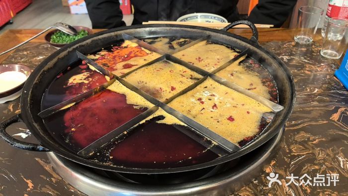 艾嬢七八九老火锅(37年李子坝店)图片