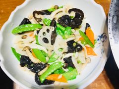 -95号酱骨·一块豆腐(展春园西路店)