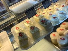 -白玉兰食品甜凤店(合生汇店)