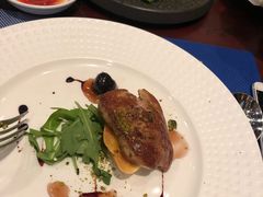 鹅肝面包片-香格里拉鱼跃地中海西餐厅·牛排披萨