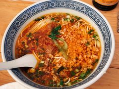 辣肉面加鸡毛菜-沪西老弄堂面馆(定西路店)