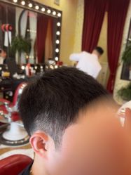 -东方先生国潮男士理发馆