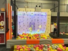 -嗨翻Hi-Fun竞技主题乐园·蹦床亲子生日轰趴(国光1937店)