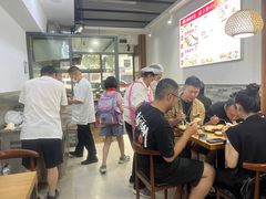 -黄阿姨锅贴大王(万航渡路店)