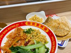 -魔都三兄弟酸辣粉·蘸卤炸串(虹桥万科店)