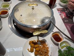 -洪氏嗨捞·广东猪肚鸡·椰子鸡火锅(西咸万象城店)
