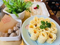 -左庭右院鲜牛肉火锅(金山万达店)