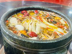 -鲁朗石锅城·松茸天麻石锅鸡