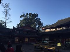 -峨眉山报国寺