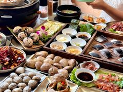 -围炉肉舍•炭烤活鳗•丹东海鲜烤肉(步行街店)