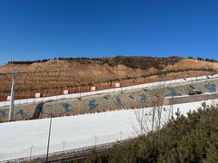 -采薇庄园四季滑雪场