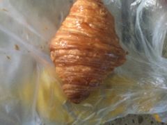 菠萝牛角-味多美蛋糕(静安庄店)