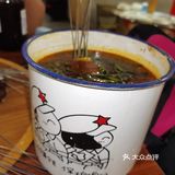 喝啤酒撸烤串小马扎姿势帅
