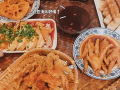 -爆炸头阿姨小四川正宗川味小吃(无任何分店)