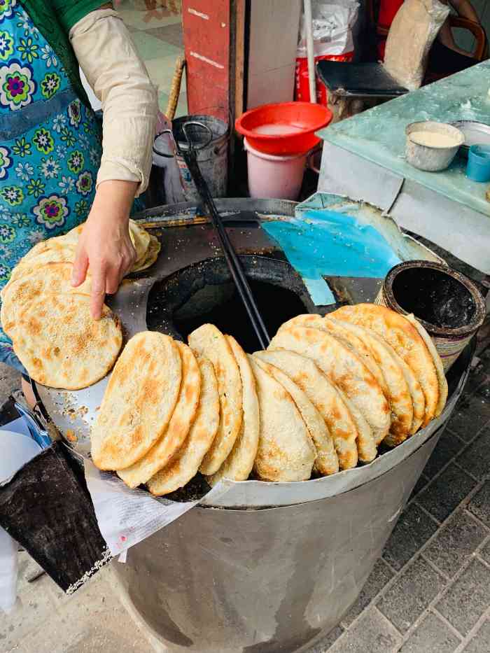 张记锅盔-"我大应城的猪油饼子天下第一好吃.兄弟锅盔.