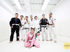 场馆-菠萝格斗巴西柔术训练馆