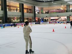 -冰堡国际溜冰场(观澜湖新城MHMALL店)