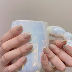 -花岐款式专研健康美甲沙龙