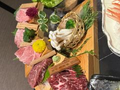 -山川小町·极番烧肉(新地假日广场店)