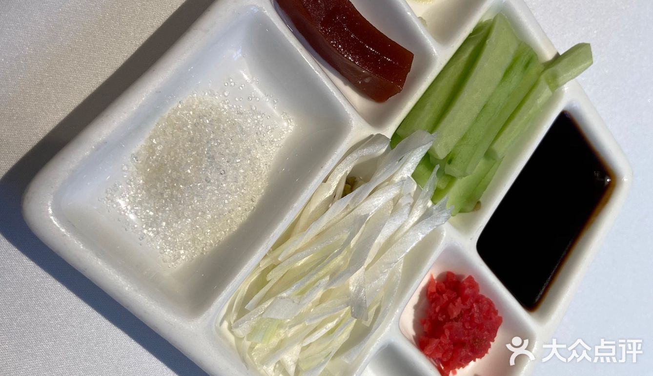 三人可能合适些「酥香嫩烤鸭」皮特别脆
