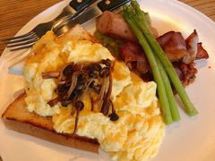 -Common Table · Brunch & Coffee