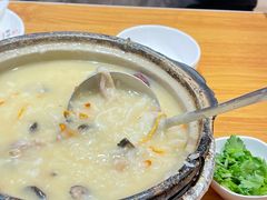 花胶鸡粥-粤仔湾砂锅粥(广益哥伦布店)