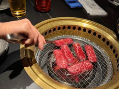-山川小町·极番烧肉(新地假日广场店)
