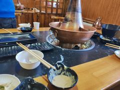 -果松木炭酸菜铜火锅·外婆参鸡汤