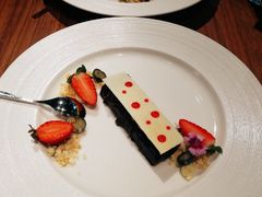 -Erman岩烧牛排(虹桥南丰城店)