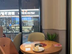 -必胜客(WOW阿罗海店)