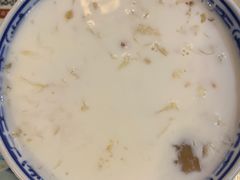 桃胶牛奶+银耳莲子-丞記傳承