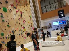 -ROCKPLUS攀岩馆(环宇城店)