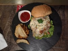 -HIGH FIVE哈福手工汉堡(桂林路店)