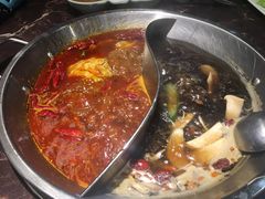 菌香鸳鸯锅-晓宇重庆火锅(赛格国际购物中心店)