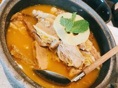 酸木瓜炖牛腩-半山腰·云南菜(侨福芳草地店)
