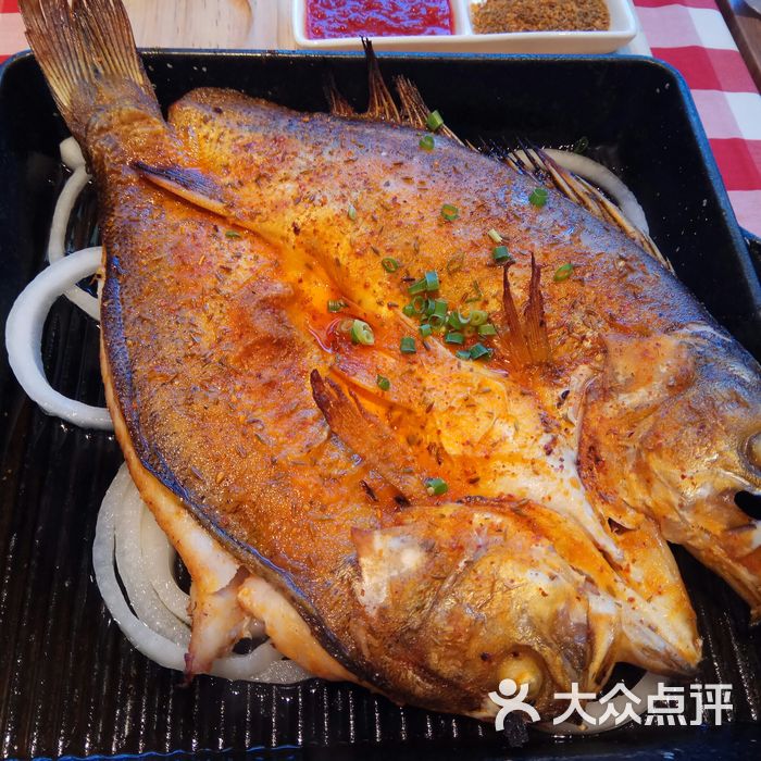 西贝莜面村香葱烤海鲈鱼图片