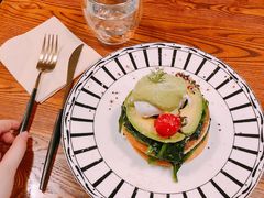 牛油果蘑菇菠菜水波蛋-AFS Cafe & Canteen(闽江二路店)