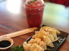 -Chom Cafe and Restaurant