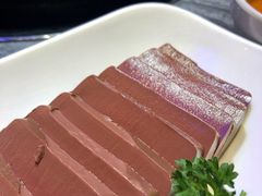 嫩鸭血-热火朝天鲜切牛肉火锅(南强街巷店)