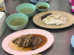 烤猪肉-红大哥水门鸡饭(總店)