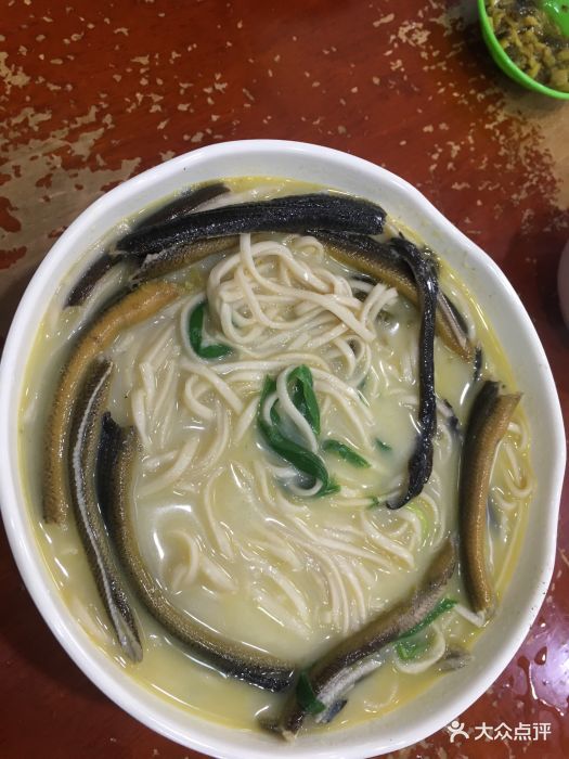 胡三长鱼面馆图片